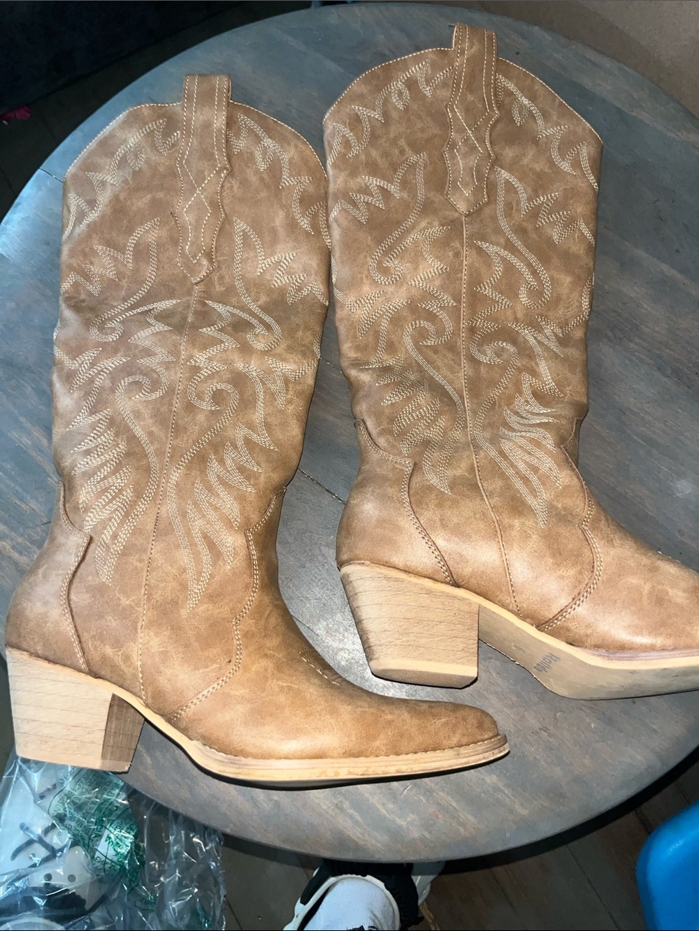 Women’s Tan Western Heeled Boots with Embroidered Shaft